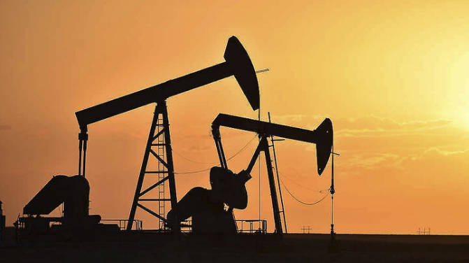 إنخفاض قياسي بأسعار النفط على مستوى العالم