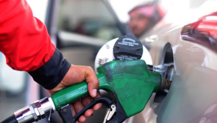 البنزين يسجل سعراً قياسياً في الولايات الأمريكية